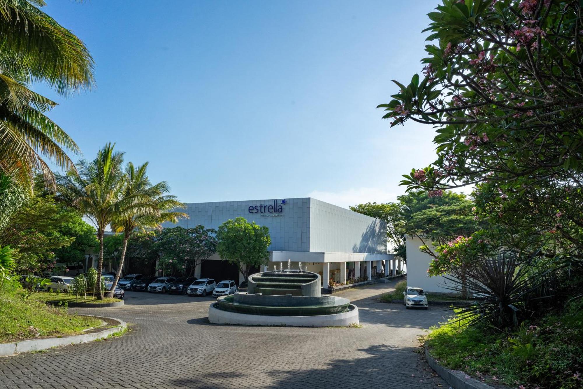 Estrella Hotel & Conference Luwuk Εξωτερικό φωτογραφία