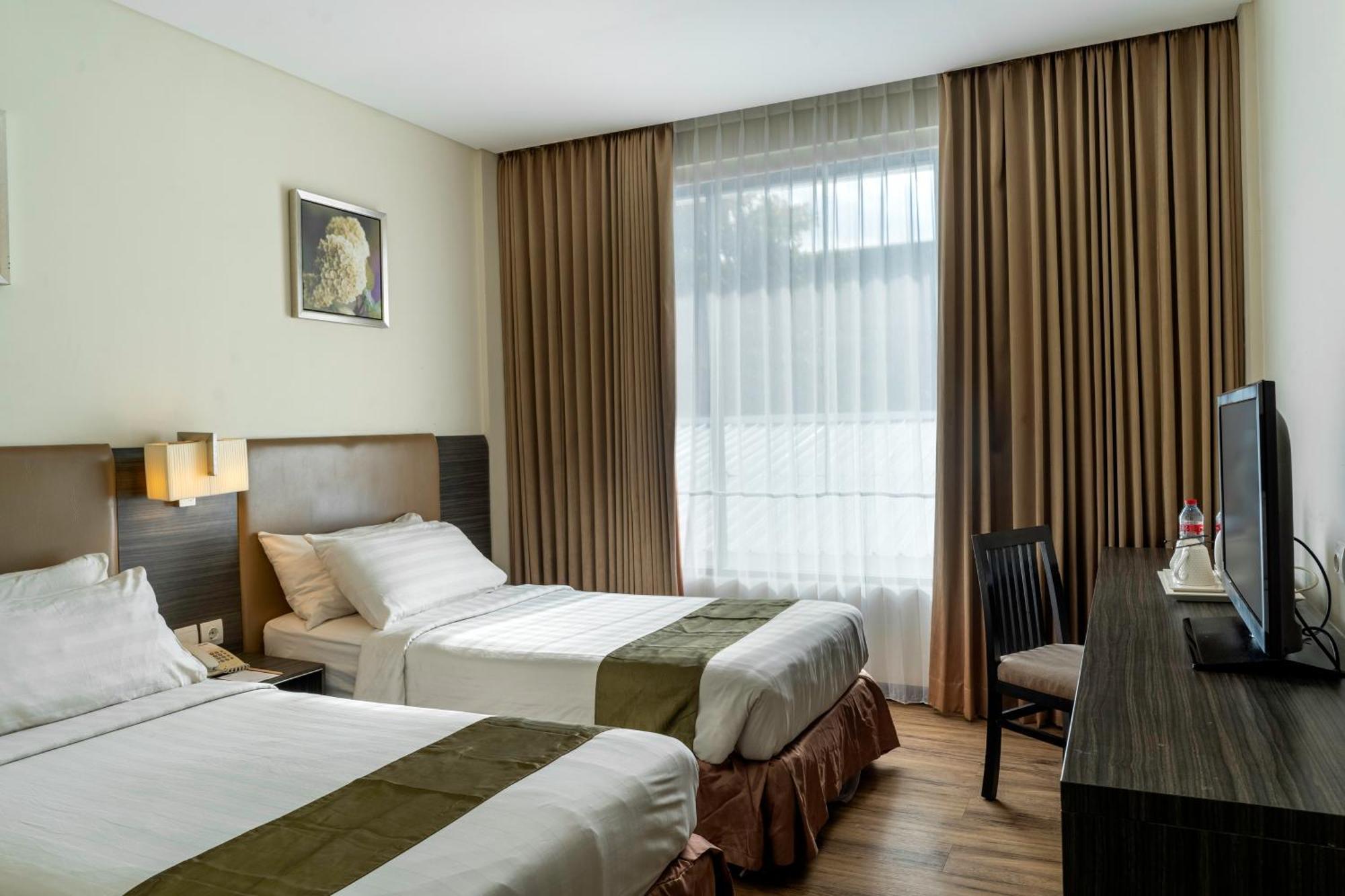 Estrella Hotel & Conference Luwuk Εξωτερικό φωτογραφία