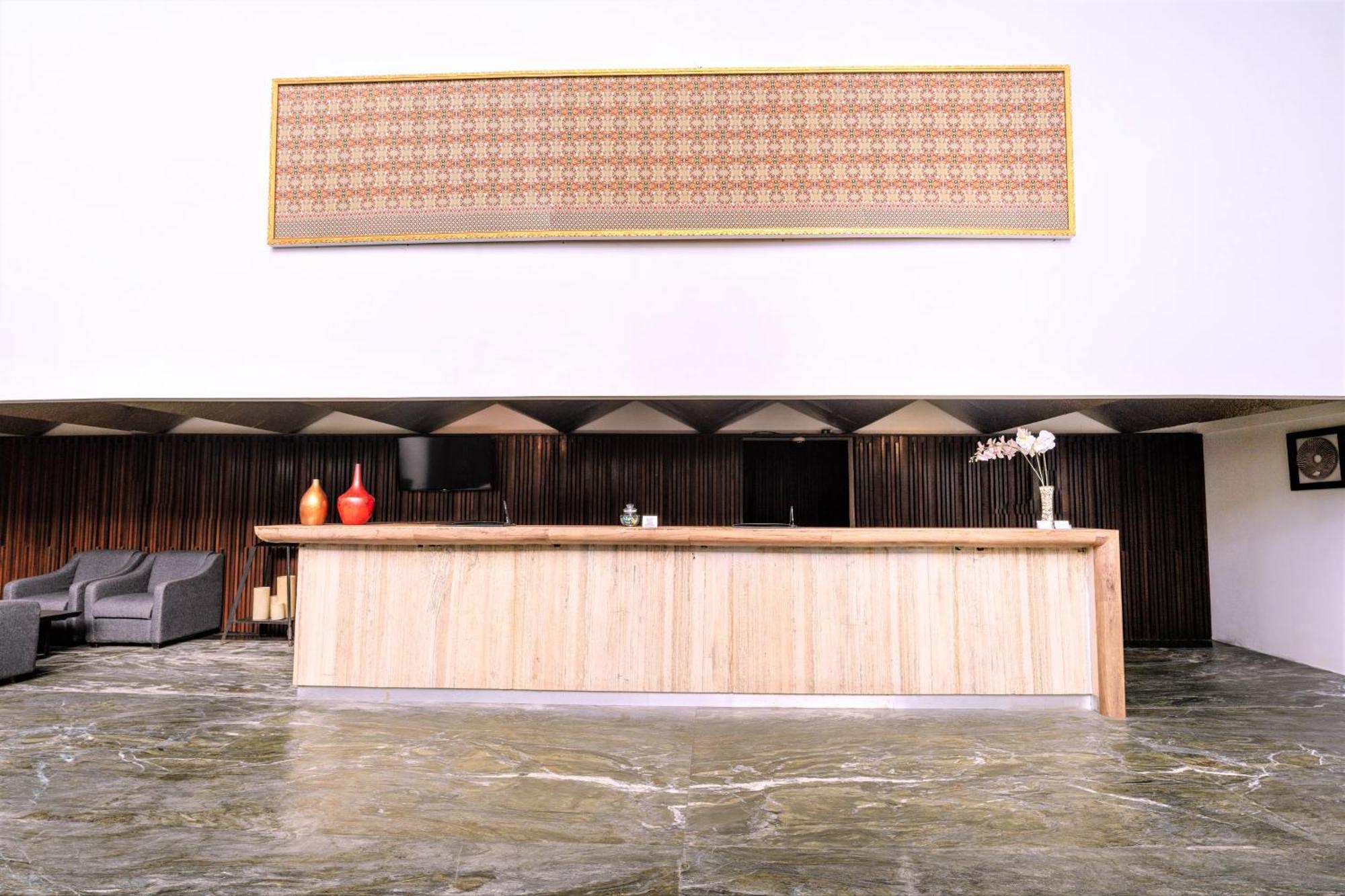 Estrella Hotel & Conference Luwuk Εξωτερικό φωτογραφία